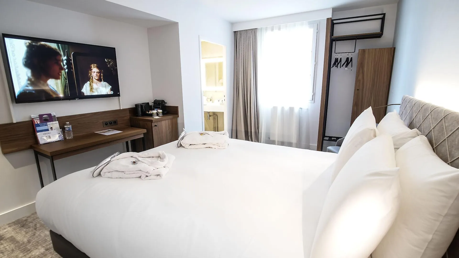 Mercure Rennes Centre Place Bretagne France