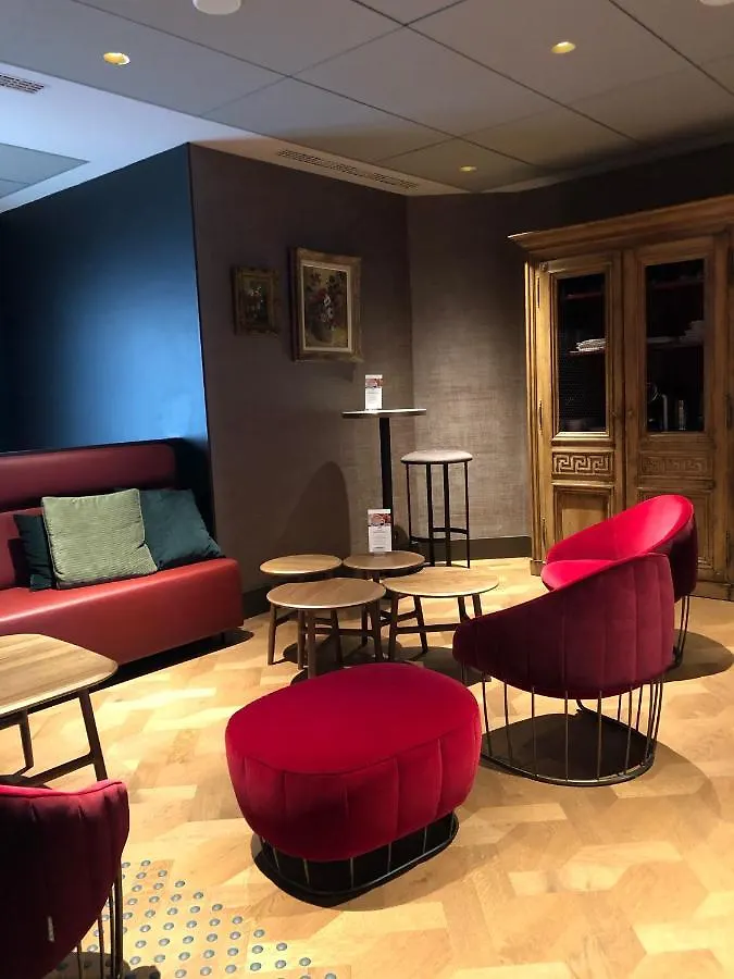 Mercure Rennes Centre Place Bretagne 4*,
