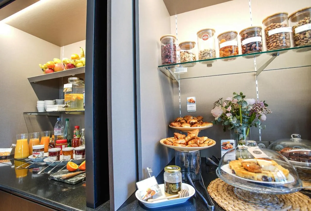 Mercure Rennes Centre Place Bretagne 4*,  Francja